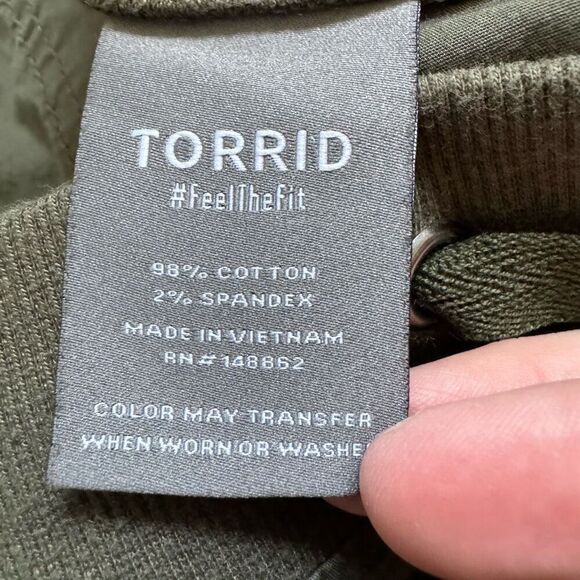Torrid Women’s Lightweight Pants Size 4 Feel The Fit Green Measures 48 Waist - Picture 11 of 13